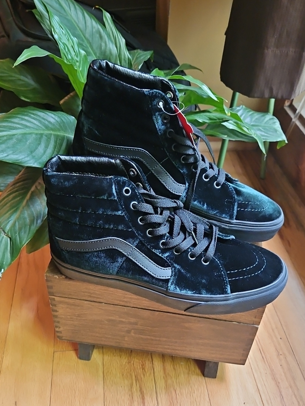 Vans High-Top Velvet Sneakers in Teal and Black M9 W 10.5 NIB NWT Never Worn